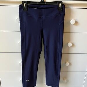 🏆 NWOT UNDER ARMOUR WOMENS SIZE XS NAVY BLUE  HEAT GEAR CAPRI LEGGINGS